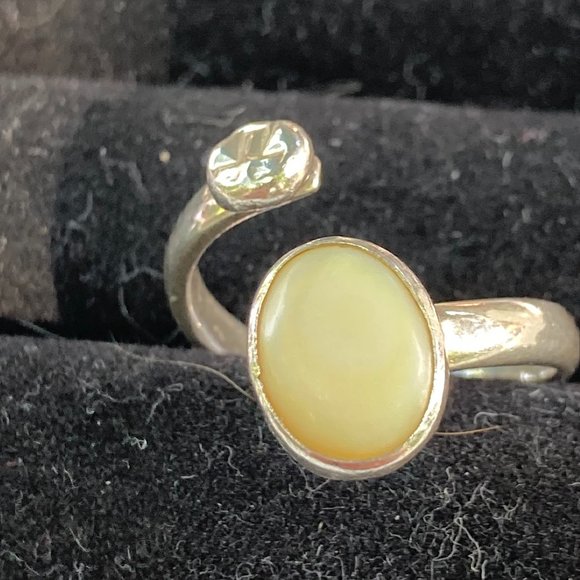 EP Mother of pearl gem in silver by-pass ring, "T" or a cross on the other node. - Picture 7 of 14